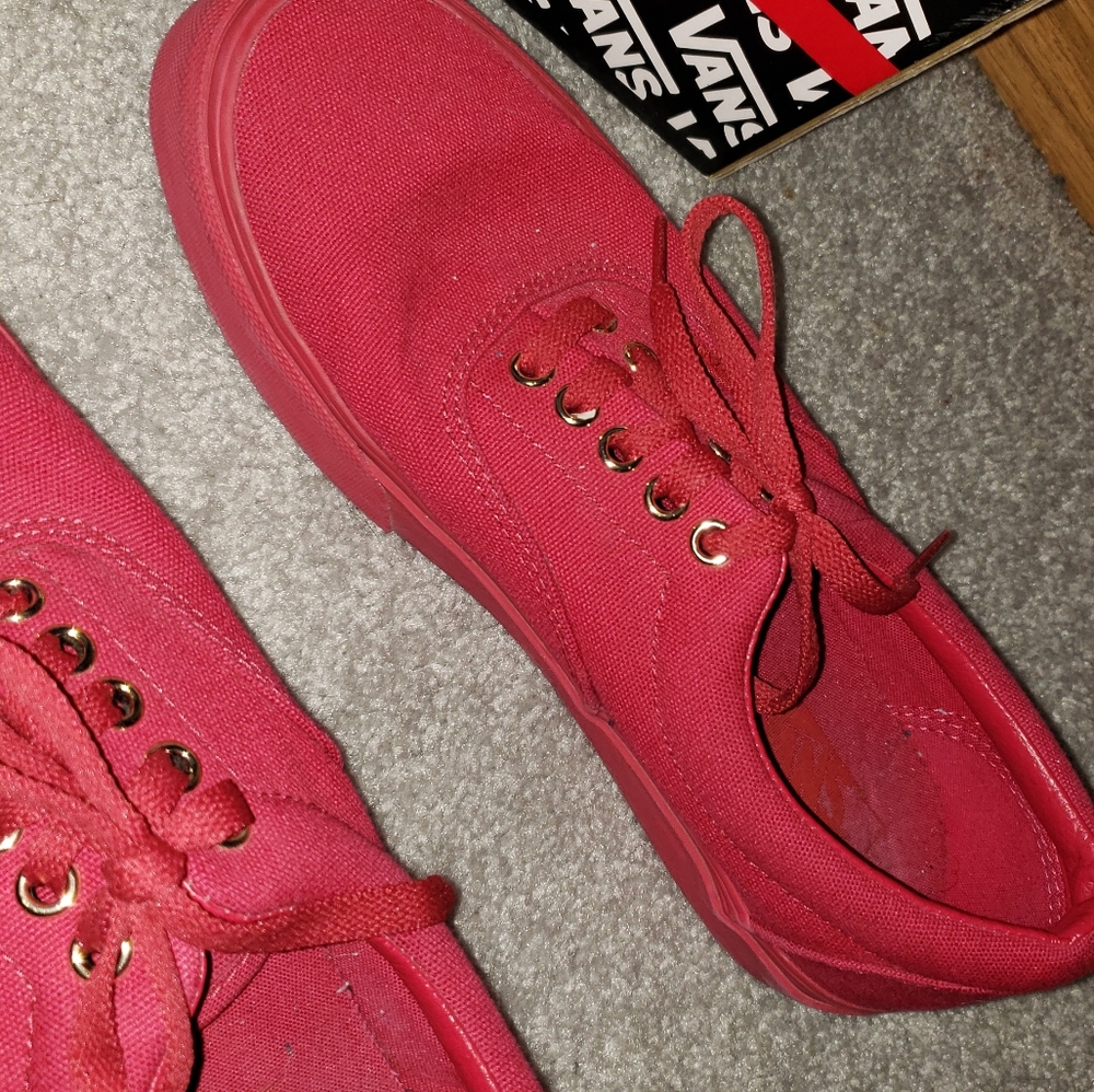 Vans - Picture 4 of 5